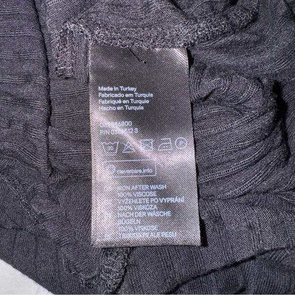 H&M Black Ribbed Viscose Short Sleeve Top - Size Small - Picture 3 of 3